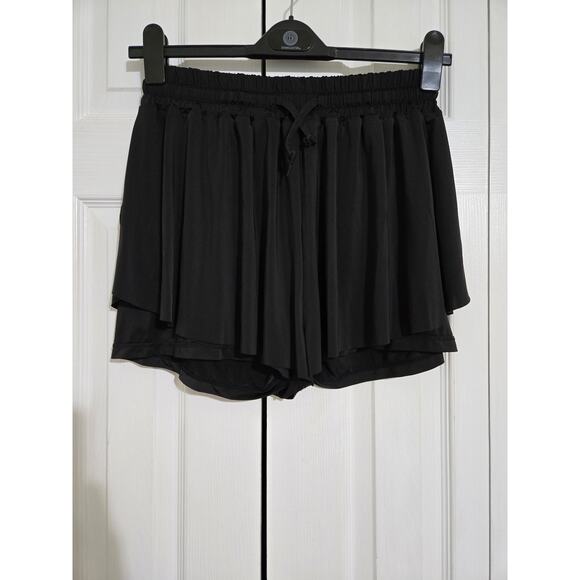 Unknown brand xl women's black flutter shorts - Picture 1 of 6
